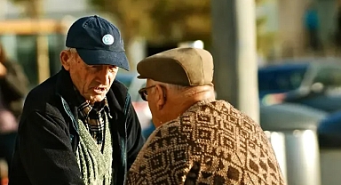 Tüm emeklilere 10 bin lira ödenecek.